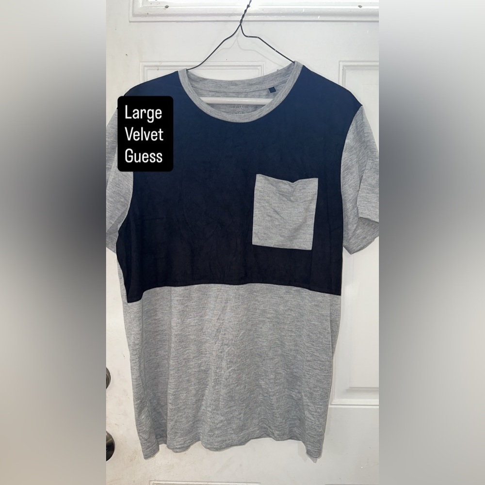 Guess Men's Two-Tone Gray and Black Tee
